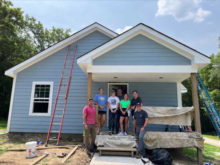 Bank Midwest Volunteers at Habitat for Humanity